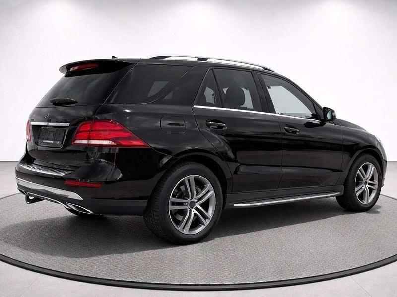 Gebraucht Mercedes GLE250 204 PS (150 kW) 2016 Schwarz SUV