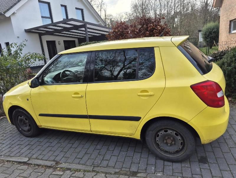 Gebraucht Skoda Fabia 86 PS (63 kW) 2008 Gelb Limousine