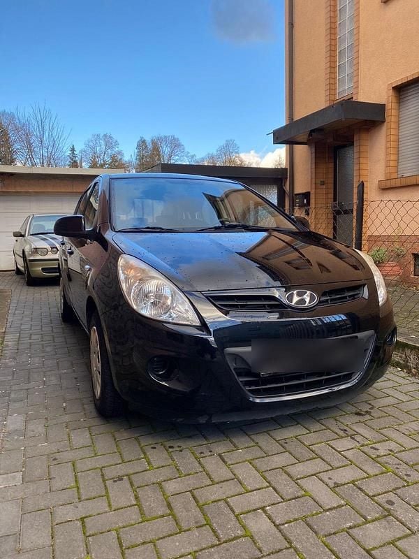 Schwarz Gebraucht 2012 Hyundai i20 Kleinwagen | 2.499 € (Guter Preis) - Bild 1/4
