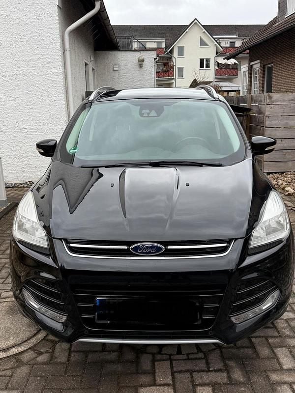 Gebraucht Ford Kuga 140 PS (102 kW) 2013 Schwarz SUV
