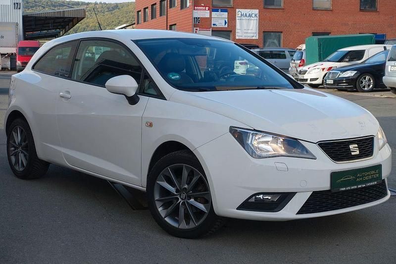 Weiß Gebraucht 2015 Seat Ibiza SC I-Tech Kleinwagen | 6.990 € (Fairer Preis) - Bild 1/4