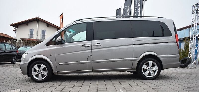 Cubanitsilber metallic Gebraucht 2013 Mercedes Viano Edition Van / Kleinbus | 17.900 € (Guter Preis) - Bild 1/4