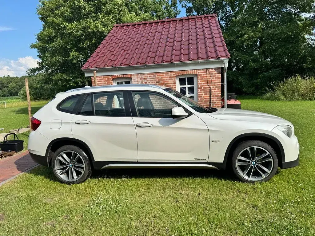 Gebraucht BMW X1 143 PS (105 kW) 2012 Weiß SUV