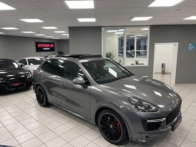 Grau Gebraucht 2015 Porsche Cayenne GTS Chrono SUV | 38.900 € (Guter Preis) - Bild 1/4