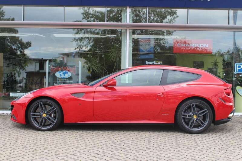 Gebraucht Ferrari FF 661 PS (486 kW) 2012 Rot Kombi