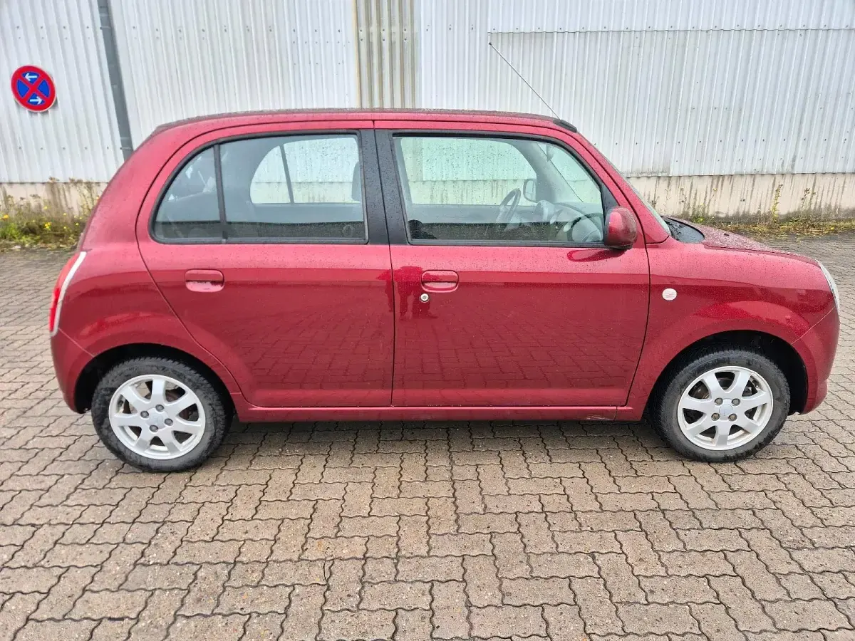 Gebraucht Daihatsu Trevis 58 PS (42 kW) 2006 Rot Kleinwagen