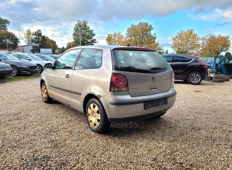 Gebraucht VW Polo Trendline 69 PS (50 kW) 2009 Silverbird metallic Kleinwagen