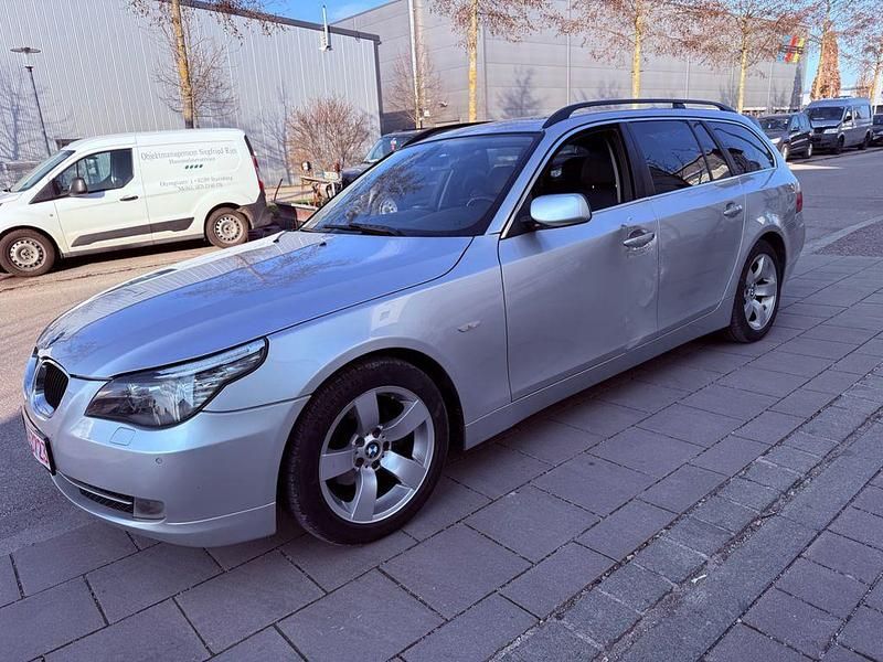 Gebraucht BMW 523 Advantage 177 PS (130 kW) 2007 Silber Kombi