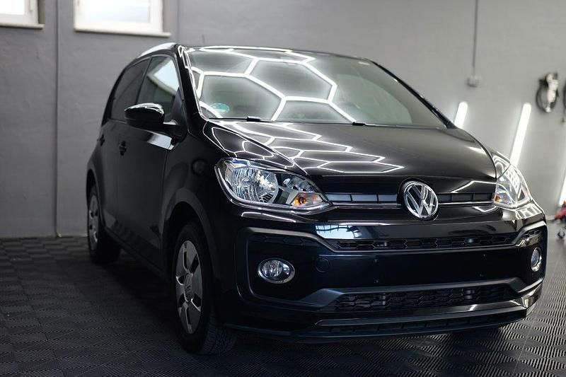 Second-hand VW up! high up! 90 CP (66 kW) 2017 Negru Hatchback