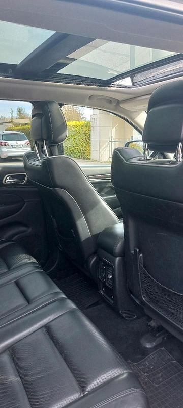 Gebraucht Jeep Cherokee Overland 241 PS (177 kW) 2012 Grau SUV