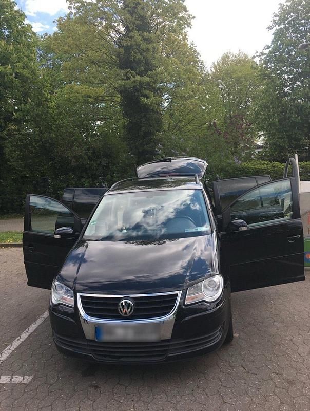 Gebraucht VW Touran 105 PS (77 kW) 2009 Schwarz Van / Kleinbus