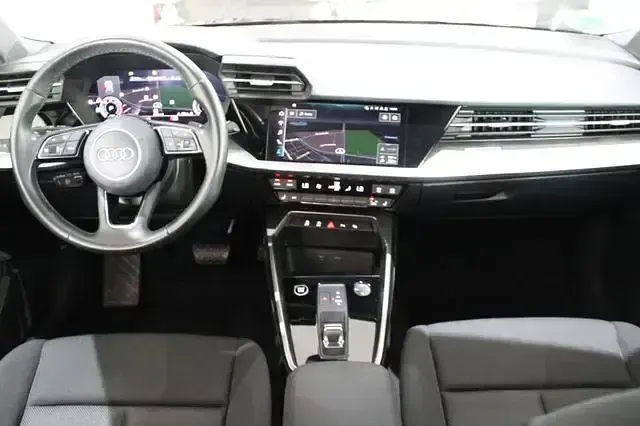 Gebraucht Audi A3 Sport 116 PS (85 kW) 2022 Mythosschwarz Limousine