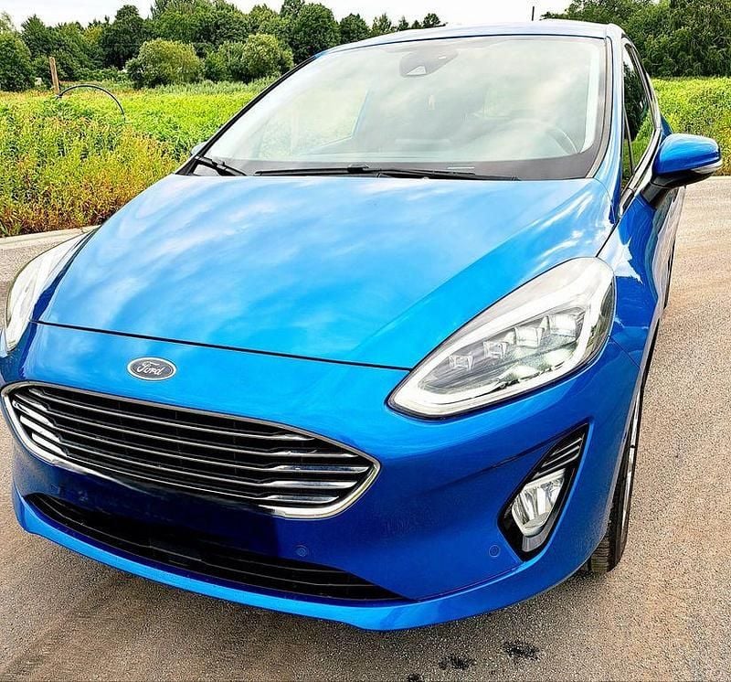 Blau Gebraucht 2020 Ford Fiesta Titanium Kleinwagen | 9.890 € (Superpreis) - Bild 1/4
