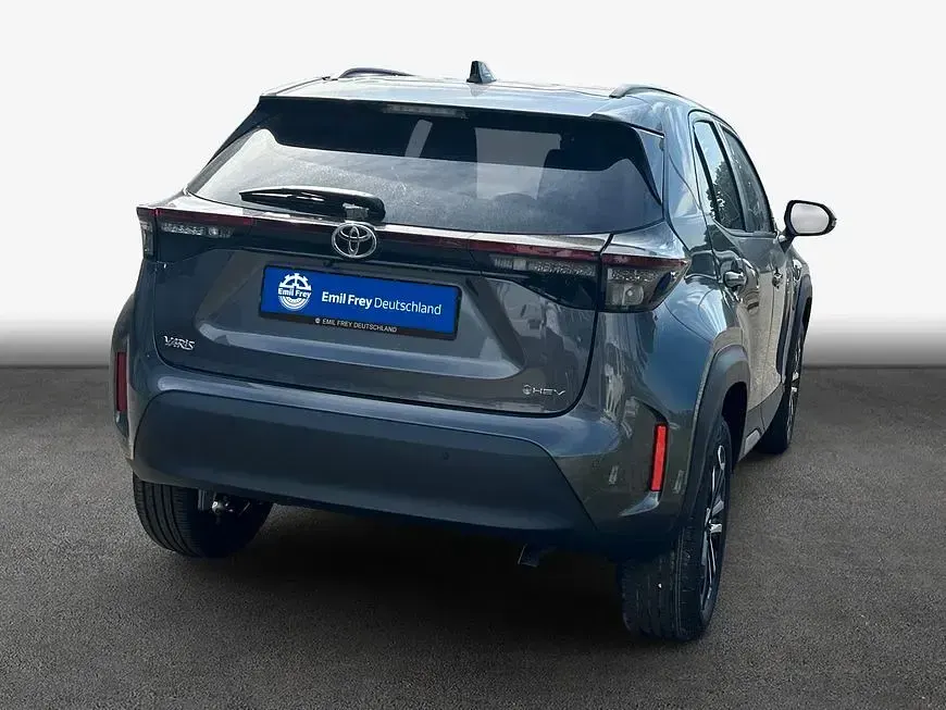 Neu Toyota Yaris Cross 131 PS (96 kW) 2026 Marlingrau metallic SUV