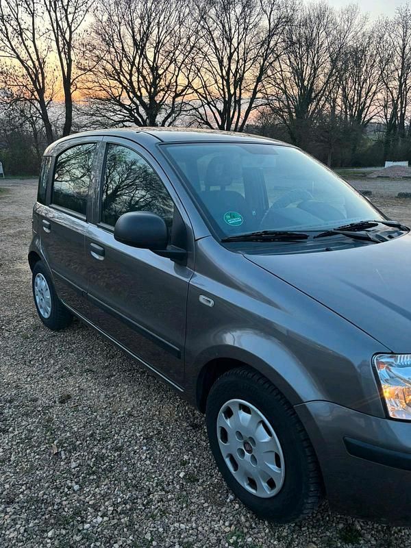 Gebraucht Fiat Panda 69 PS (50 kW) 2011 Grau Kleinwagen