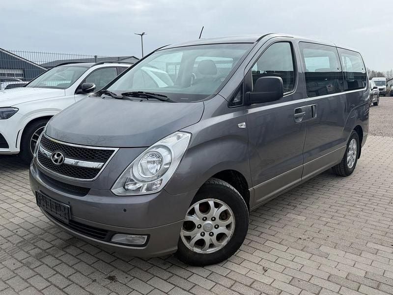 Gebraucht Hyundai H-1 Premium 170 PS (125 kW) 2009 Grau Van / Kleinbus