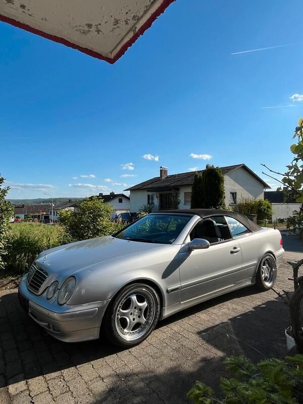 Silber Gebraucht 2000 Mercedes CLK200 Avantgarde Cabrio | 8.500 € (Teuer) - Bild 1/4
