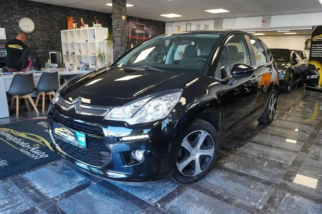 Gebraucht Citroën C3 SELECTION 82 PS (60 kW) 2016 Schwarz Limousine