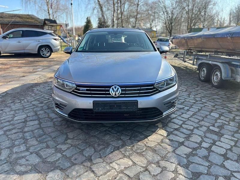 Gebraucht VW Passat 156 PS (114 kW) 2018 Silber Kombi