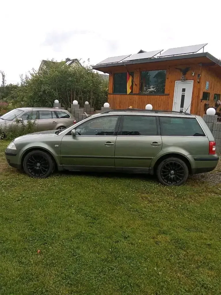 Gebraucht VW Passat 131 PS (96 kW) 2003 Grün Kombi