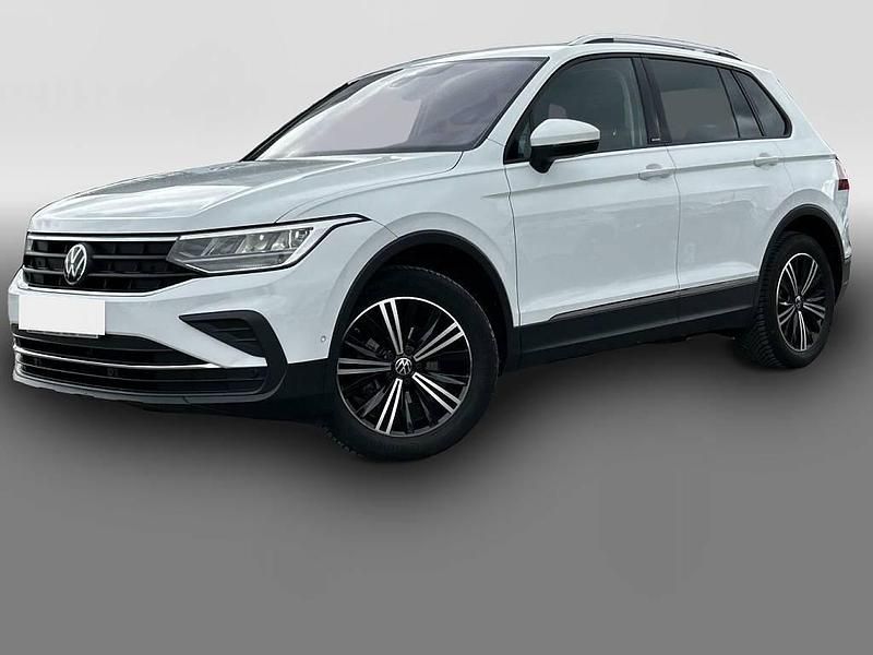 Gebraucht VW Tiguan Active 131 PS (96 kW) 2022 Weiß SUV