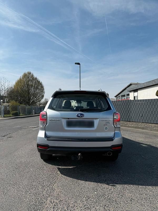 Gebraucht Subaru Forester 146 PS (107 kW) 2016 Silber SUV