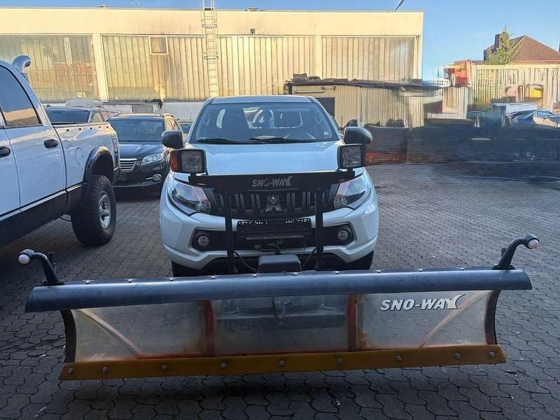 Weiß Gebraucht 2017 Mitsubishi L200 Abholung | 16.900 € (Superpreis) - Bild 1/2