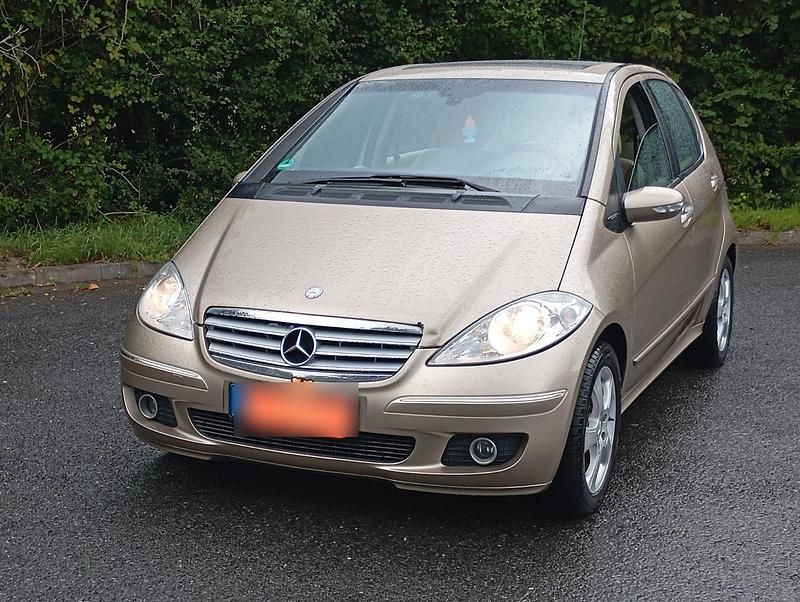 Gold Gebraucht 2004 Mercedes A180 Kleinwagen | 2.800 € (Etwas zu teuer) - Bild 1/4