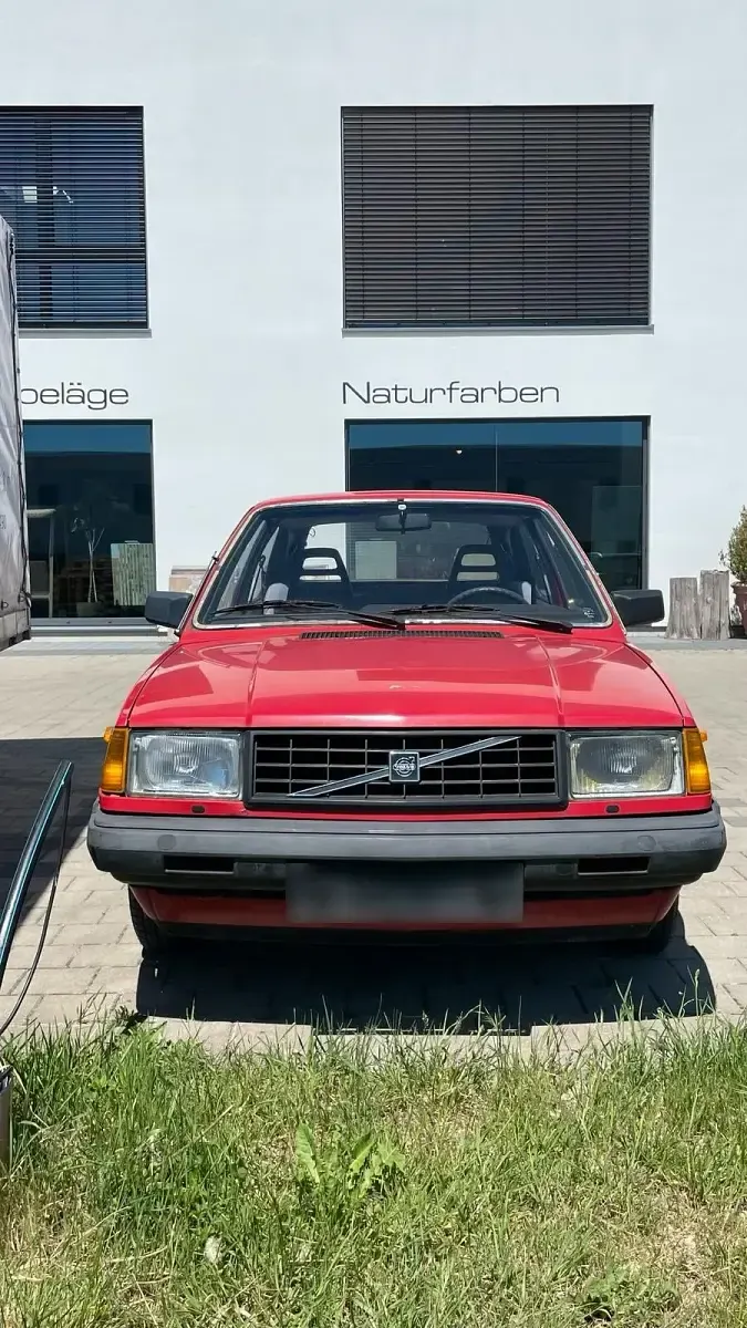 Używany Volvo 340 70 KM (51 kW) 1984 Czerwony Hatchback