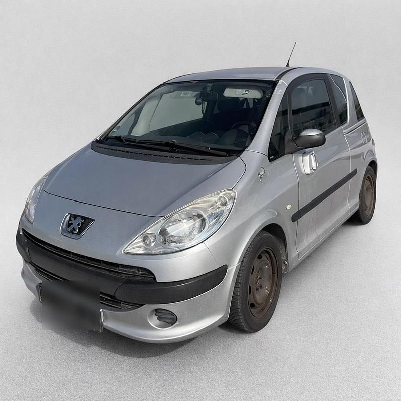 Gebraucht Peugeot 1007 Filou 68 PS (50 kW) 2006 Silber Van / Kleinbus