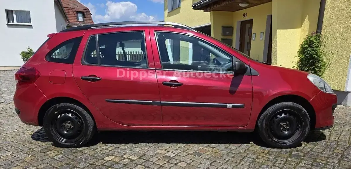 Gebraucht Renault Clio GrandTour Authentique 75 PS (55 kW) 2009 "rot dyna" Kombi