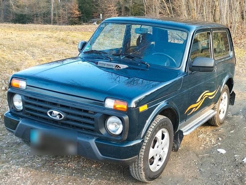Usata Lada Urban 83 CV (61 kW) 2019 Verde SUV