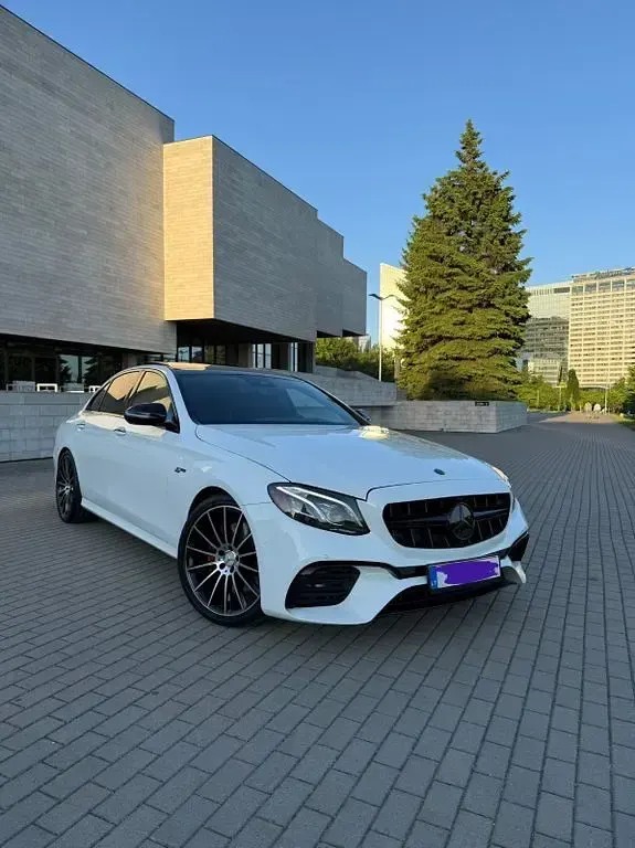 Gebraucht Mercedes E43 AMG AMG 401 PS (294 kW) 2018 Weiß Limousine