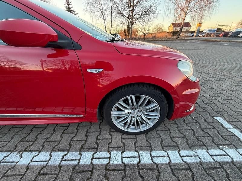 Gebraucht Suzuki Kizashi 178 PS (130 kW) 2012 Rot Limousine