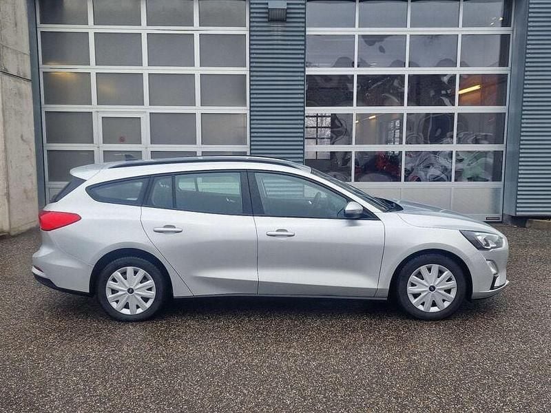 Gebraucht Ford Focus Trend 101 PS (74 kW) 2021 Silber Kombi