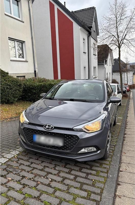 Gebraucht Hyundai i20 YES! 84 PS (61 kW) 2017 Grau Kleinwagen
