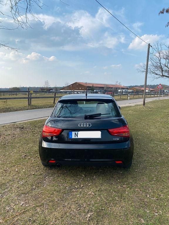 Używany Audi A1 Attraction 86 KM (63 kW) 2011 Hatchback