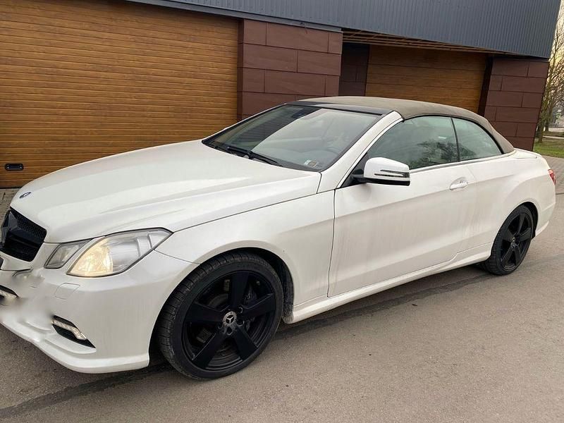 Gebraucht Mercedes E500 Avantgarde 387 PS (284 kW) 2010 Cabrio