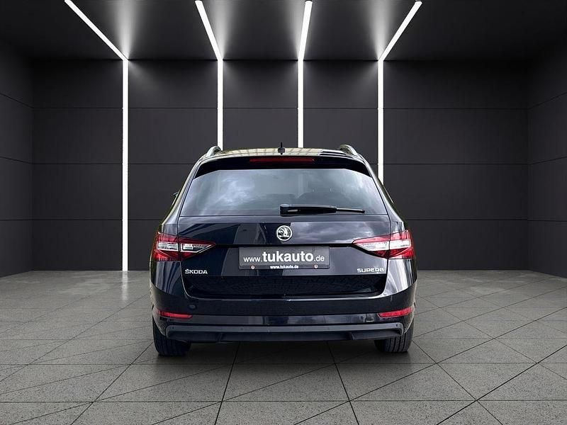Używany Skoda Superb Style 150 KM (110 kW) 2017 Czarny Kombi