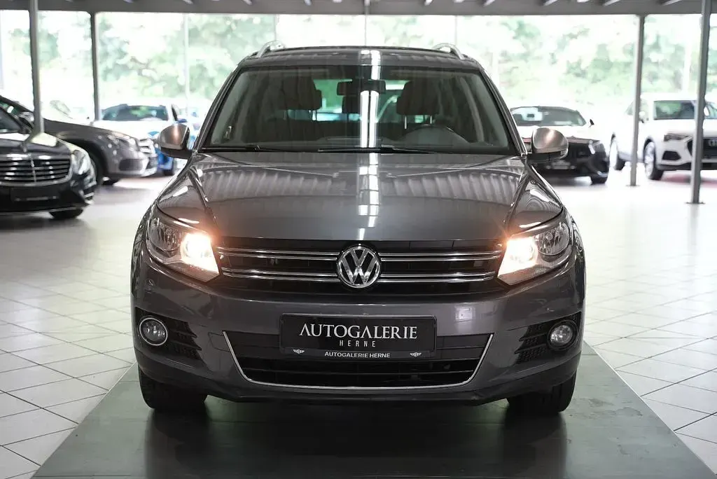 Gebraucht VW Tiguan Sportline 140 PS (102 kW) 2013 Grau SUV