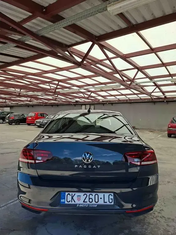 Gebraucht VW Passat 122 PS (89 kW) 2020 Schwarz Limousine