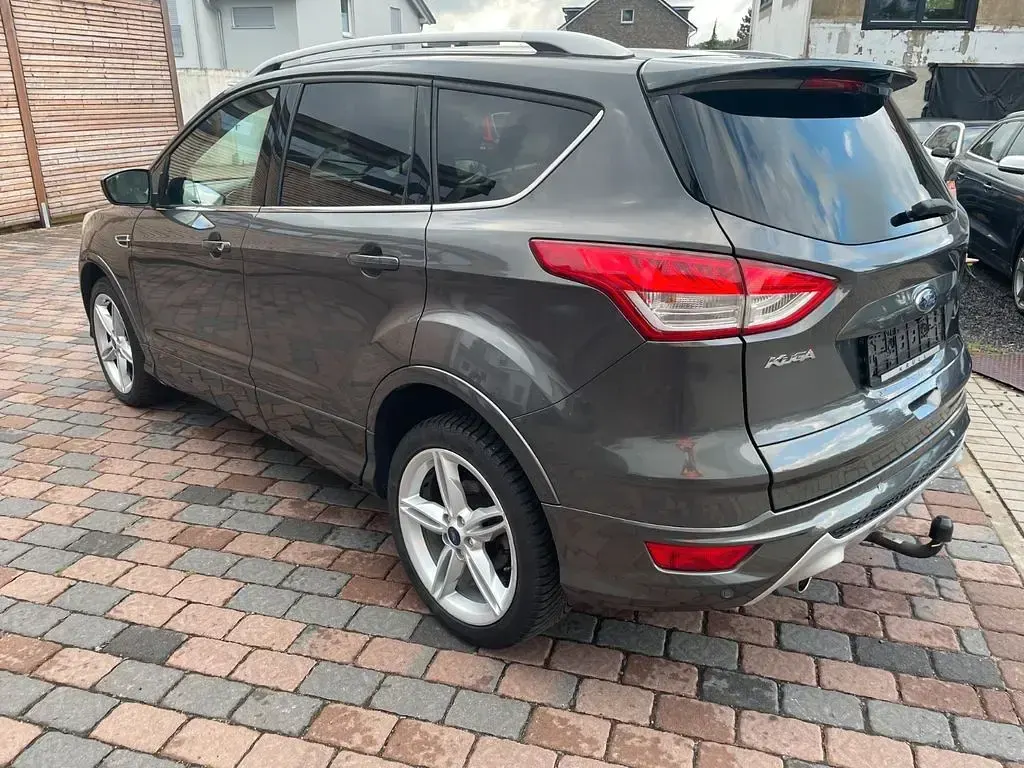 Gebraucht Ford Kuga Individual 179 PS (131 kW) 2016 Magnetic SUV