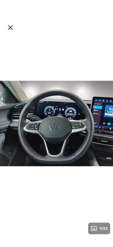 Gebraucht VW Passat Elegance 150 PS (110 kW) 2024 Grün Kombi