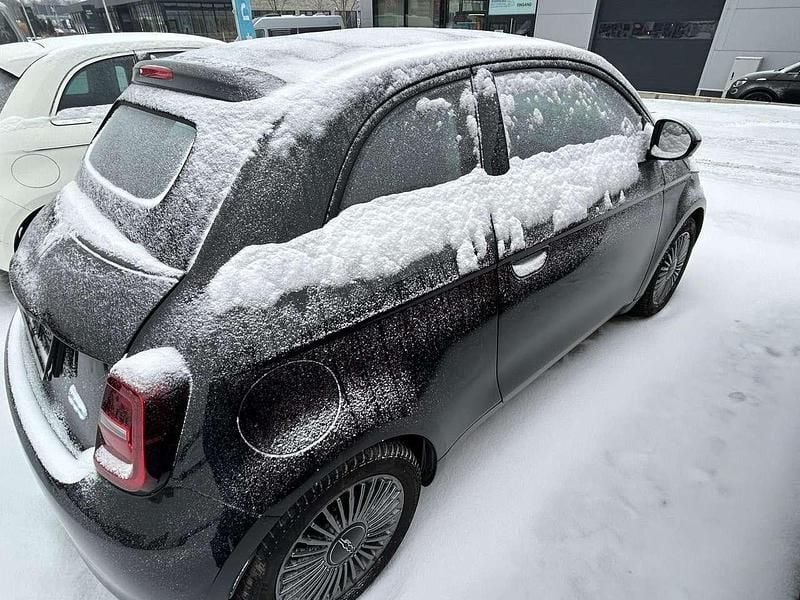 Gebraucht Fiat 500e Icon 86 kW (118 PS) 2022 Colore esterno (onyx schwarz) Cabrio