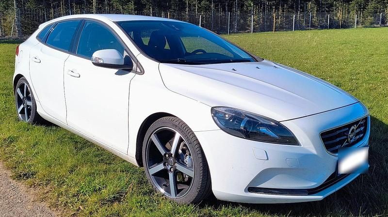 Gebraucht Volvo V40 200 PS (147 kW) 2014 Weiß Kombi