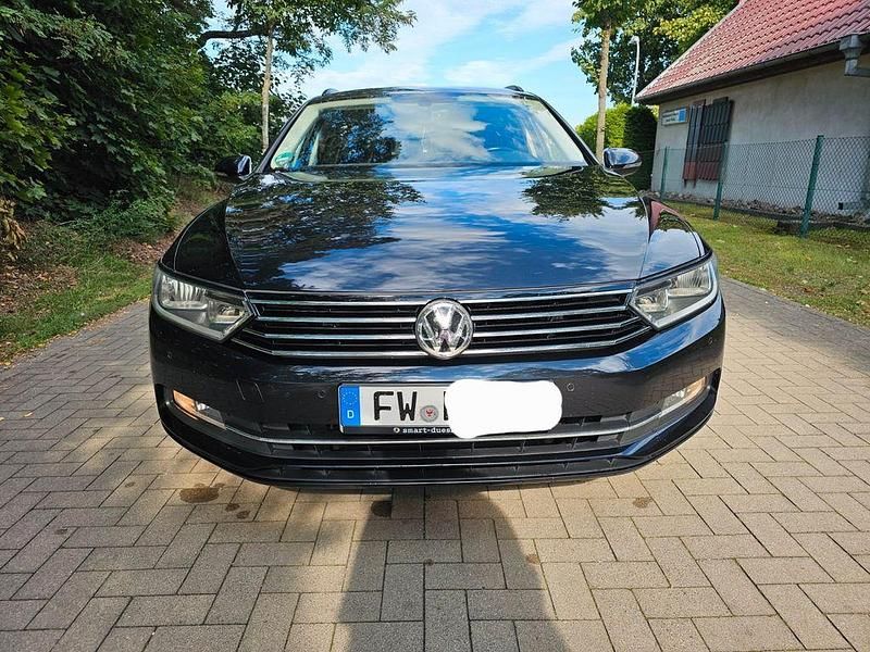 Gebraucht VW Passat Trendline 150 PS (110 kW) 2015 Schwarz Kombi