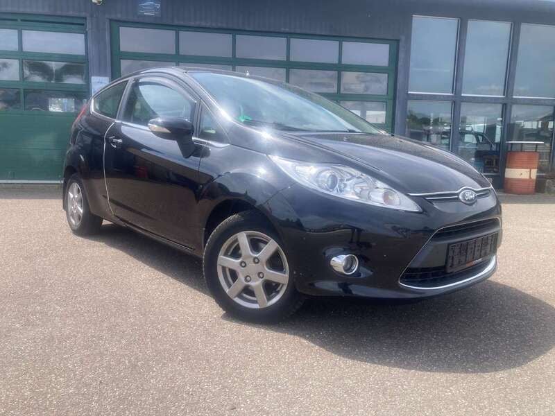 Schwarz Gebraucht 2011 Ford Fiesta Titanium Kleinwagen | 1.690 € (Superpreis) - Bild 1/4