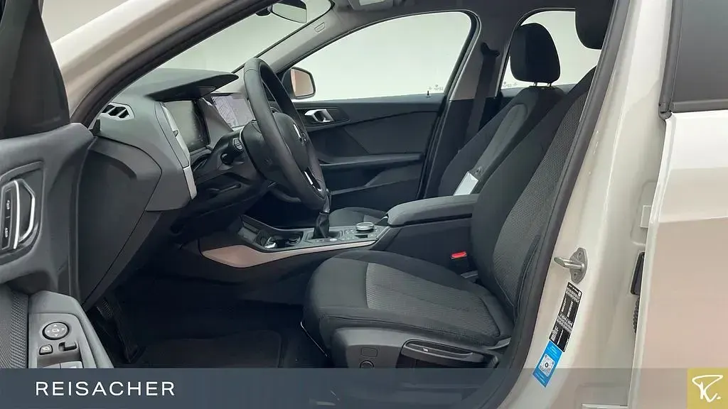 Gebraucht BMW 118 Advantage 136 PS (100 kW) 2023 Weiß Kleinwagen