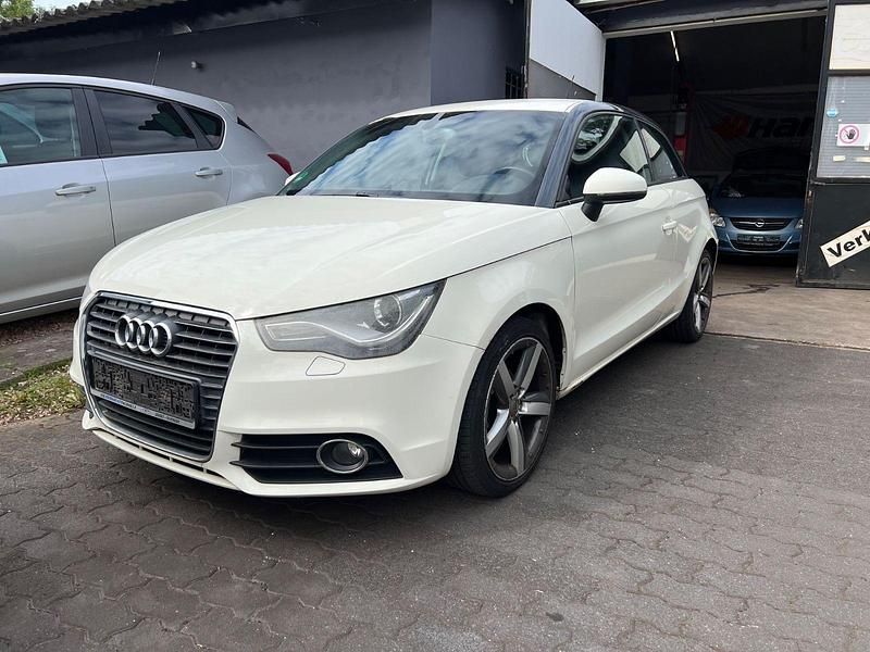 Weiß Gebraucht 2011 Audi A1 Ambition Kleinwagen | 3.850 € (Superpreis) - Bild 1/3