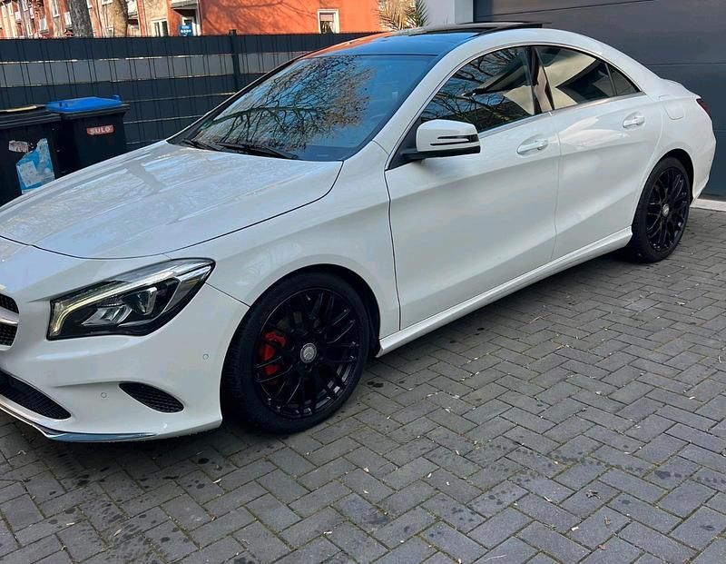 Gebraucht Mercedes CLA180 122 PS (89 kW) 2017 Weiß Limousine